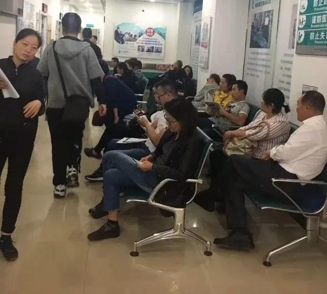 全国最佳民营眼科医师彭志华：钻研眼科激光术，一改“飞蚊”难困局